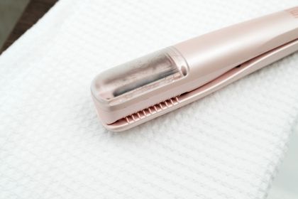 Преса за цъфтящи краища Beurer HT 22 Split end trimmer, 2h operating time, Incl. cleaning brush and USB cable, Collection chamber, LED display, Transport lock