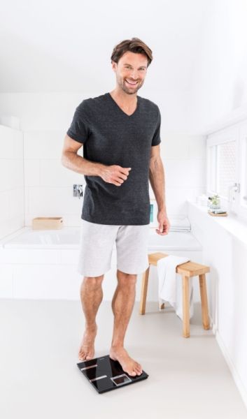 Везна Beurer BF 720 BT diagnostic bathroom scale in black, Weight, body fat, body water, muscle percentage, bone mass, AMR/BMR calorie display; BMI calculation; Black LCD display; white illumination with display of user's initials; Bluetooth; 180 kg / 100