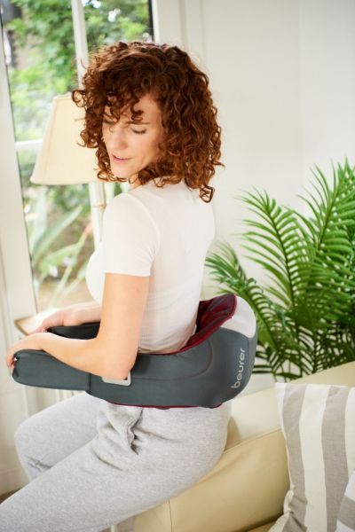 Масажор Beurer MG 151 3D Shiatsu massager;for shoulders, neck, back and legs; 3D massage heads; 8 rotating Shiatsu massage heads; Clockwise/anti-clockwise rotation; 3 levels; automatic switch-off; light and heat function