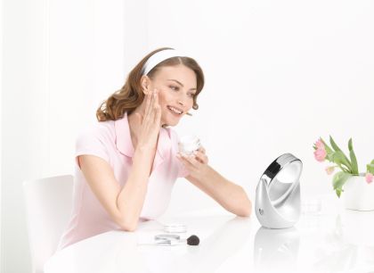 Козметично огледало Beurer BS 49 lluminated cosmetic mirror; 12 LEDs; 5 x zoom; 2 mirrors; 11 cm