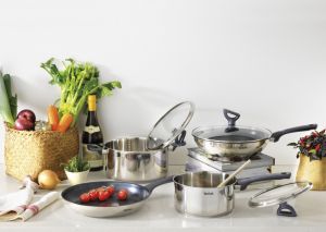 Комплект тигани и тенджери Tefal G713SB45, DAILY COOK Set 11 pcs (Saucepan 16 w/o lid, stewpot 20/24+lids, frypan 28, 5 tools)