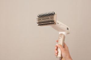 Сешоар Beurer HC 150 FusionDry Pro Hair dryer - Powerful, brushless motor, Ergonomic folding handle, Ion function, 3 heat & blower settings, cold air, Extra quiet, EasyClick - Magnetic attachments, LCD display, Bag